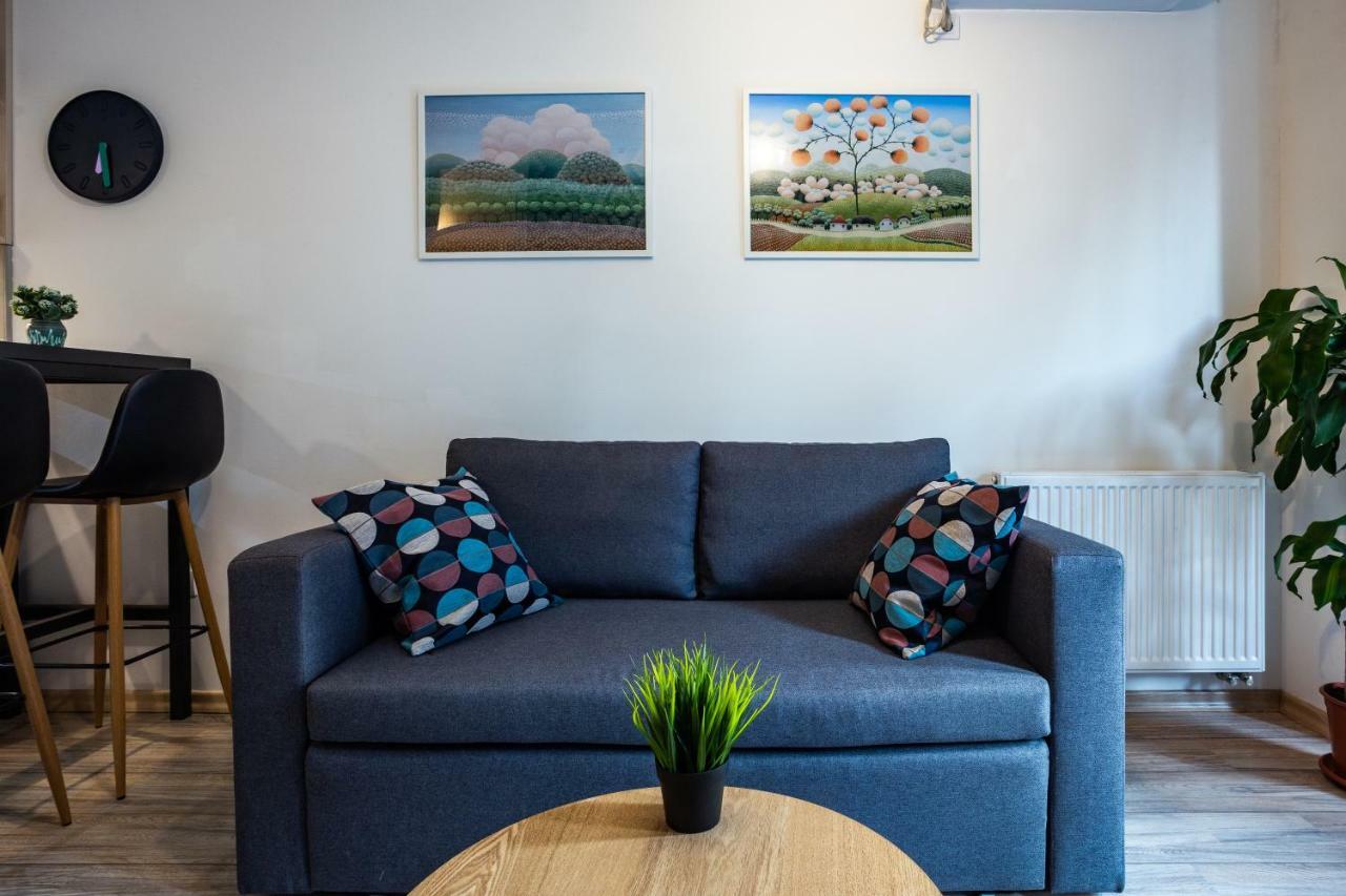 Modern Naive Downtown With Free Private Garage-Fast Wi-Fi Apartment Нови Сад Екстериор снимка